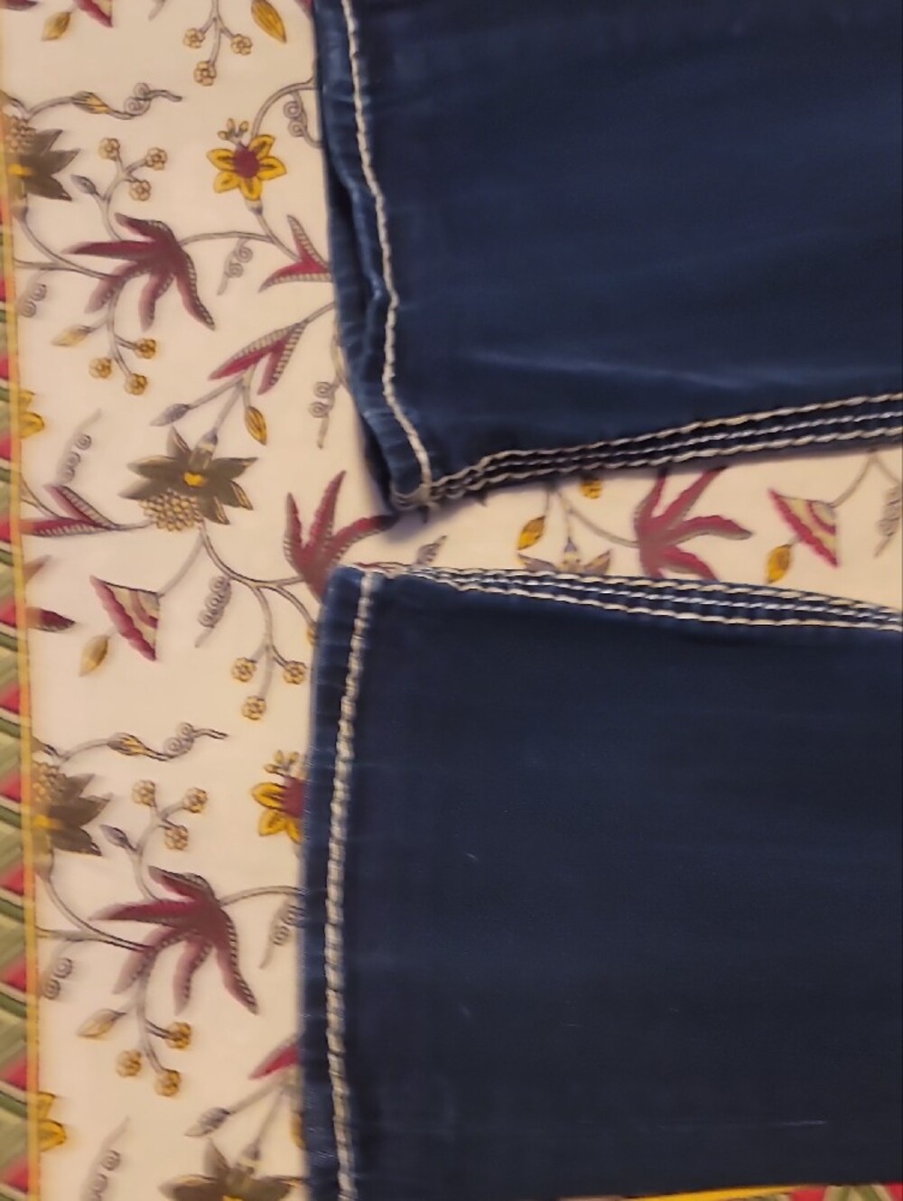 Rock Revival Sz 27 Dark Blue Flare Jeans with White Stitching - Picture 10 of 15